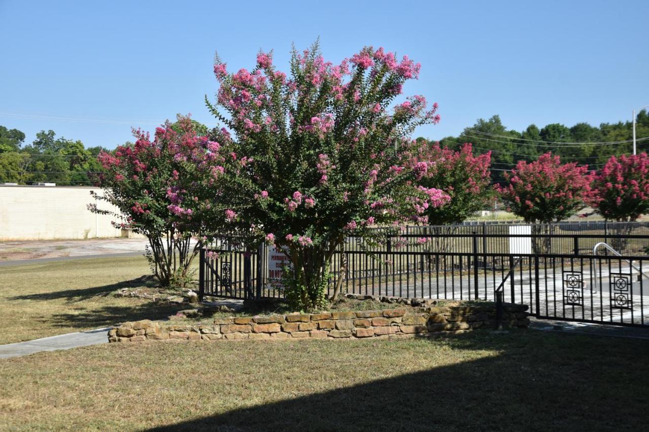 Homeplace Inn Jacksonville Exterior photo