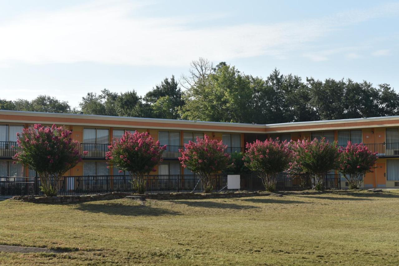 Homeplace Inn Jacksonville Exterior photo