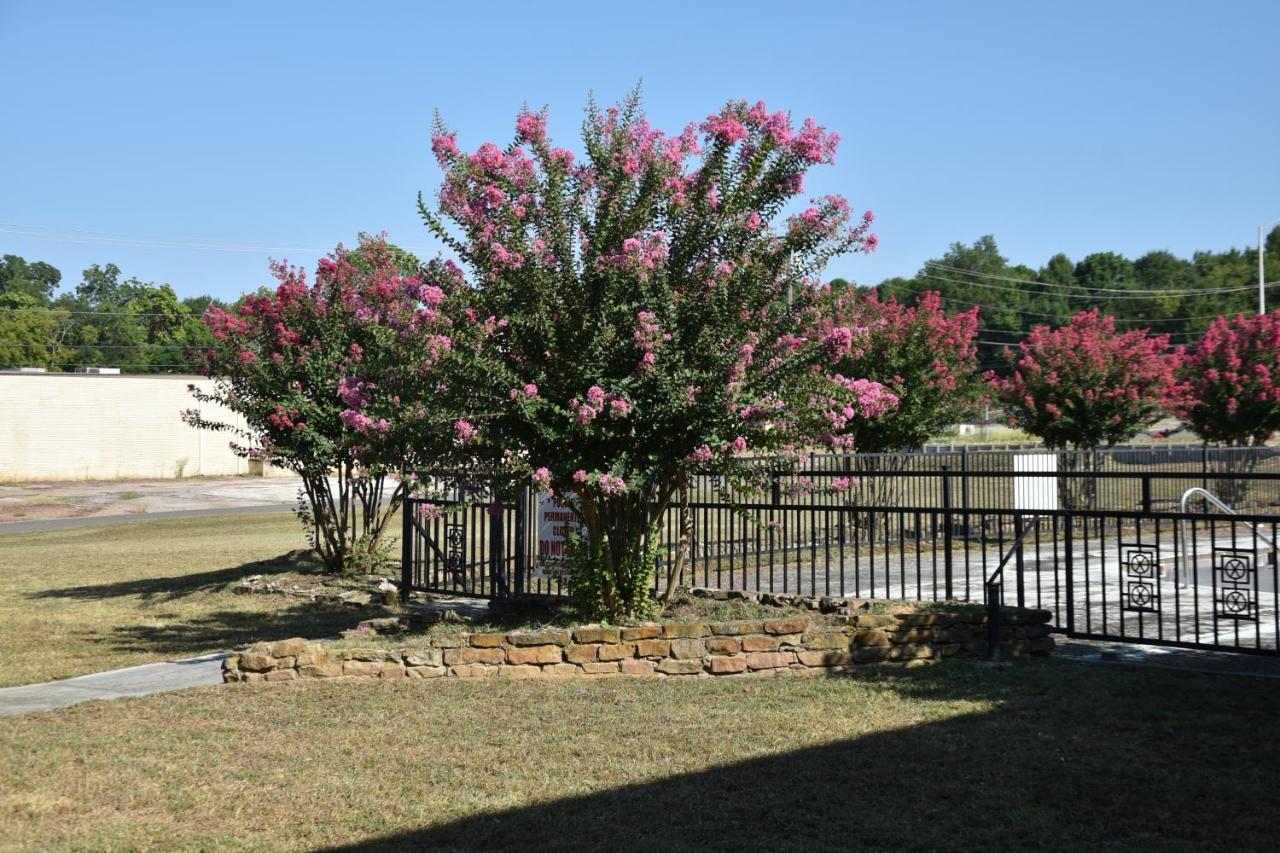 Homeplace Inn Jacksonville Exterior photo